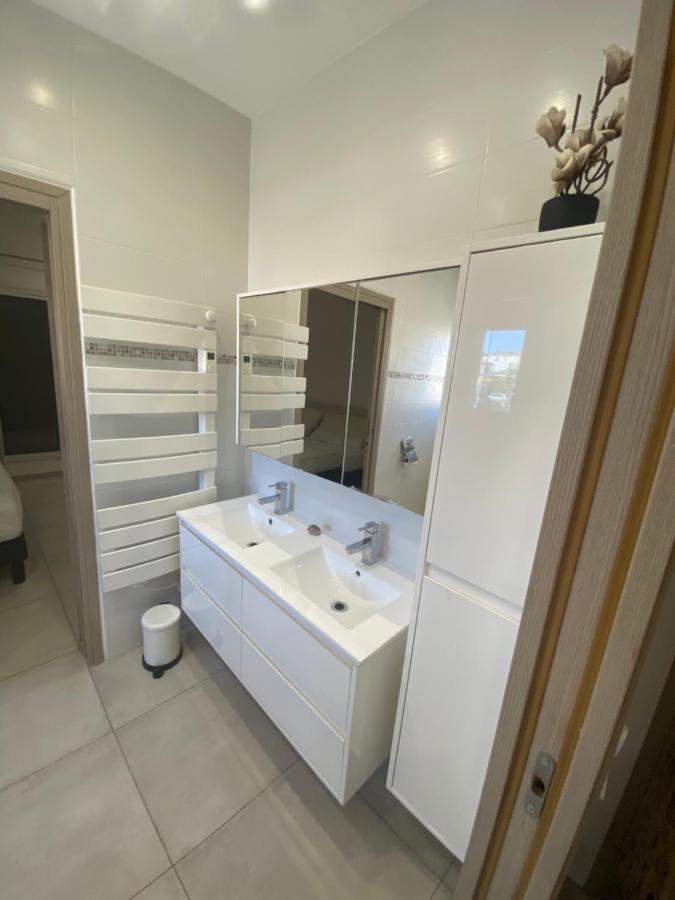 Proche Plage ,Lumineux, Confort Et Bien Situe Villa Mèze Екстериор снимка